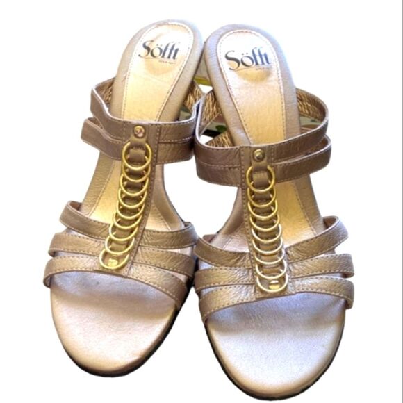 Soft Metallic Beige Strappy Gold Chain Front 3 Inch Heel  7M - Picture 1 of 8